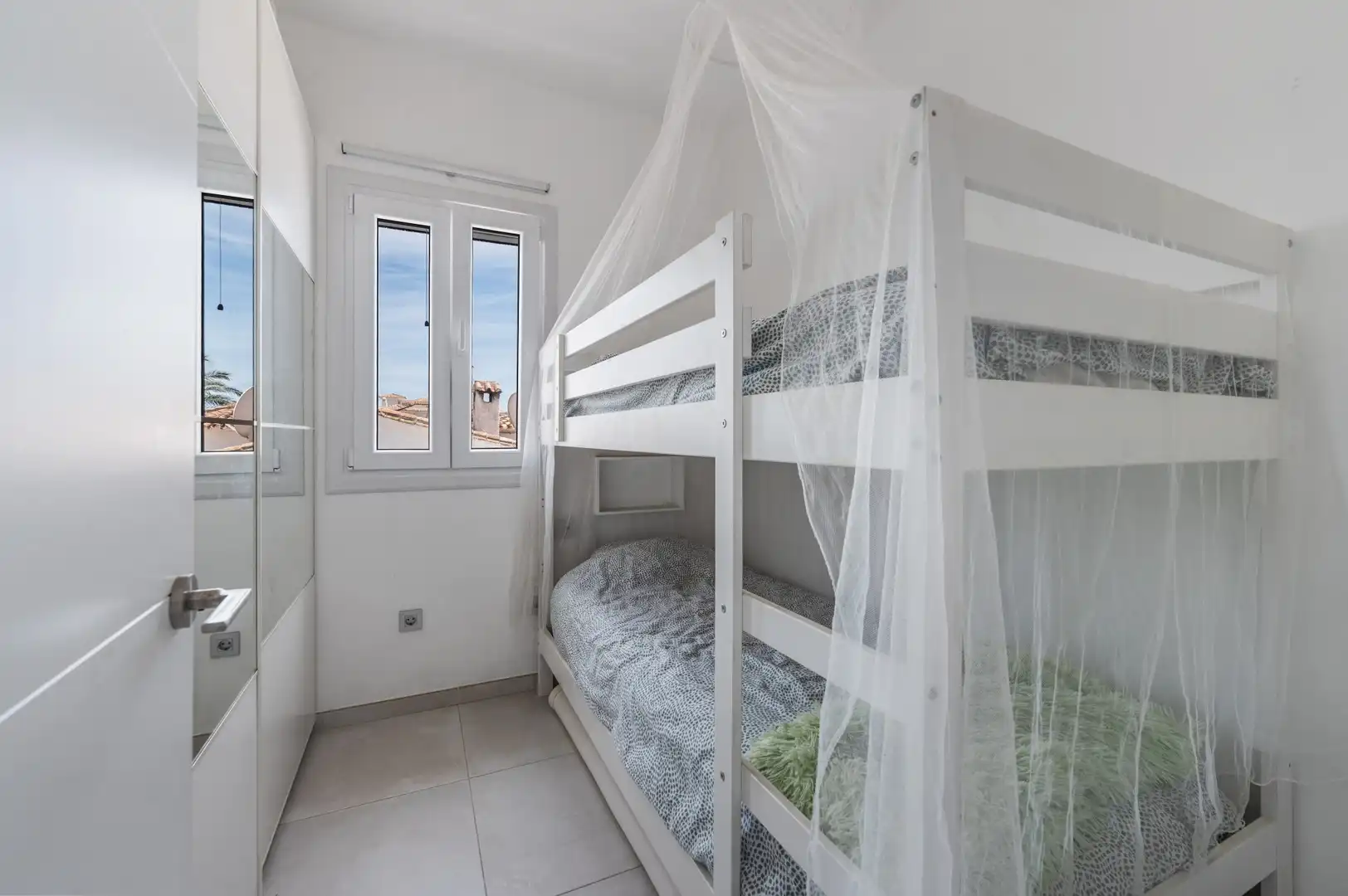 Bedroom of Houses for sale in Estepona  with Air Conditioner, Private garden and Terrace