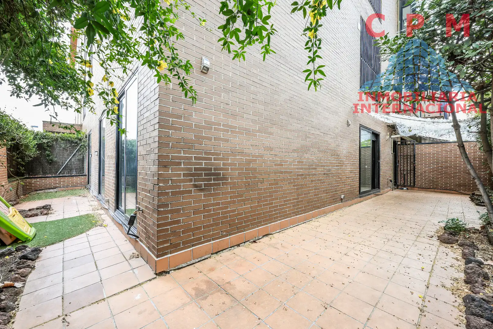 Exterior view of Flat for rent in Madrid  with Air Conditioner, Parquet flooring and Oven