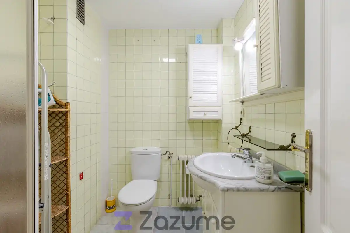 Badezimmer von Wohnung zur Miete in Madrid mit Klimaanlage, Heizung und Terrasse