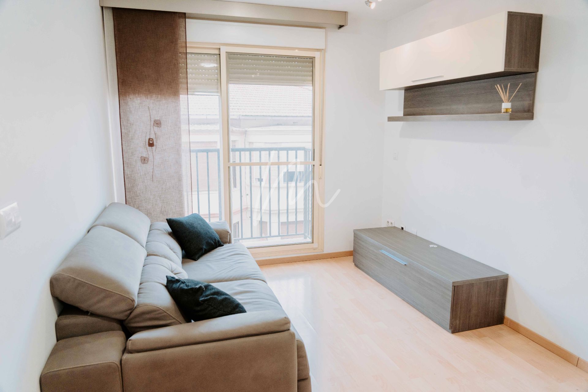 Sala d'estar de Pis en venda en  Valencia Capital amb Aire condicionat, Parquet i Moblat