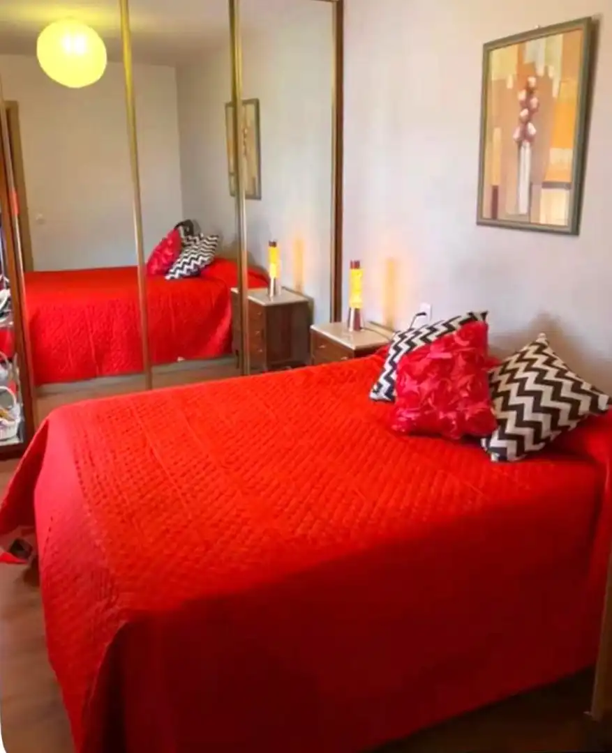 Habitación de Piso en venta en Oviedo  con Calefacción y Amueblado