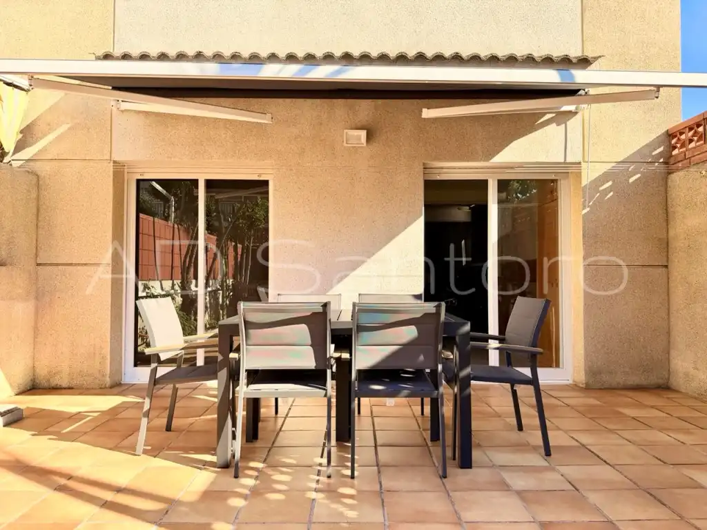 Terraza de Casa adosada en venta en Vilanova i la Geltrú