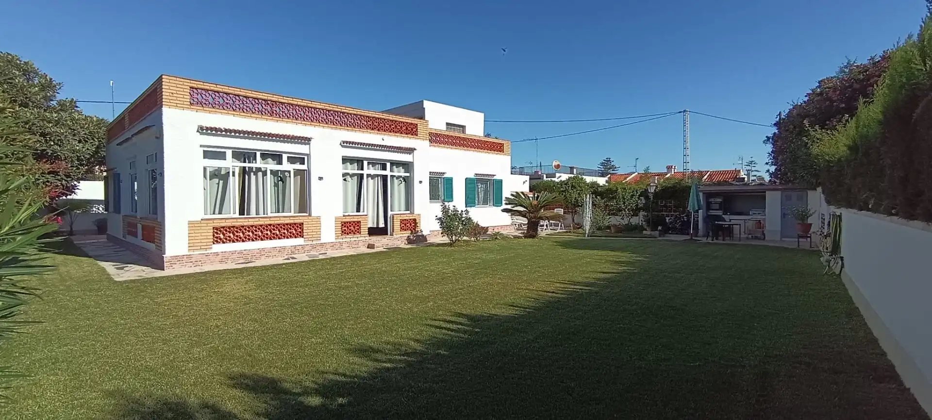 Xalet amb jardí en venda a Calle Calle Bolig