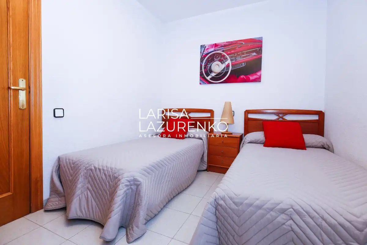 Dormitori de Apartament en venda en Salou amb Terrassa