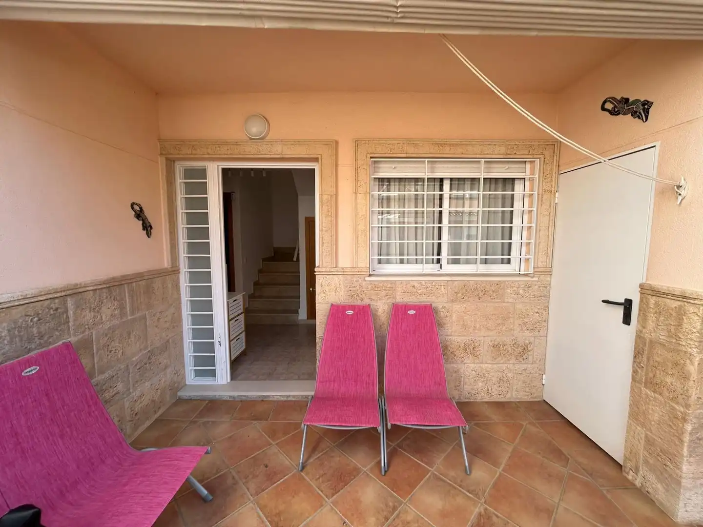 Terrasse von Einfamilien-Reihenhaus zum Verkauf in Cullera mit Klimaanlage, Terrasse und Möbliert