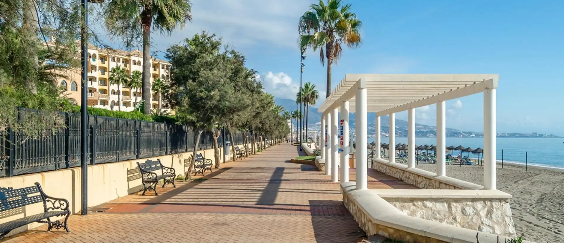 Vista exterior de Casa adosada de lloguer en Fuengirola amb Terrassa, Traster i Piscina comunitària
