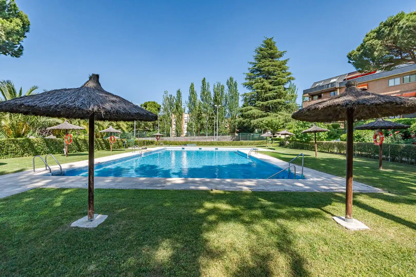 Schwimmbecken von Maisonette zum Verkauf in Majadahonda mit Heizung, Privatgarten und Terrasse