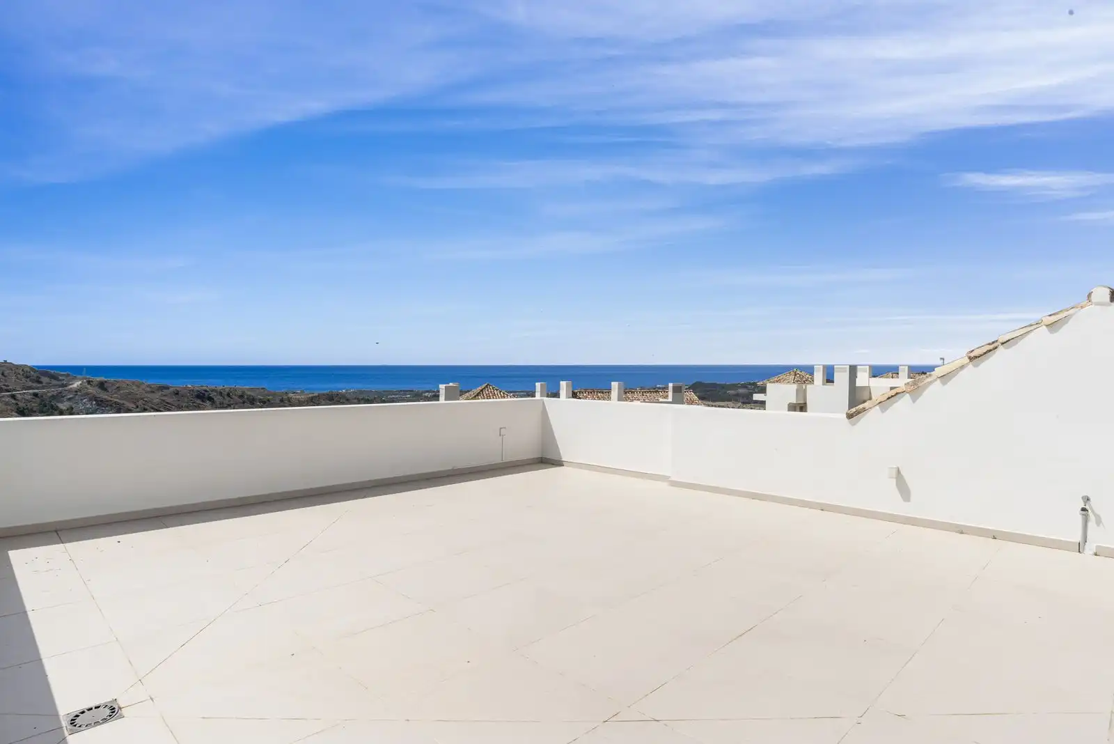 Terrasse von Dachboden zum Verkauf in Benahavís mit Klimaanlage, Terrasse und Möbliert