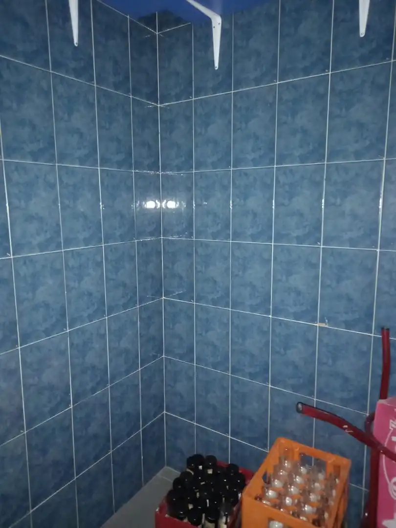 Baño de Local de alquiler en Cáceres con Aire acondicionado