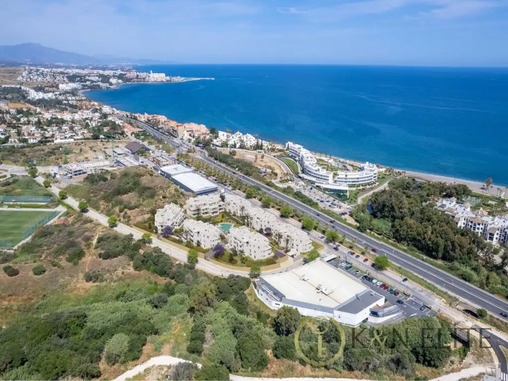 Exterior view of Attic for sale in Estepona  with Air Conditioner, Terrace and Swimming Pool
