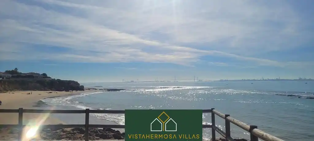 Vista exterior de Casa o xalet de lloguer en El Puerto de Santa María amb Aire condicionat, Jardí privat i Moblat