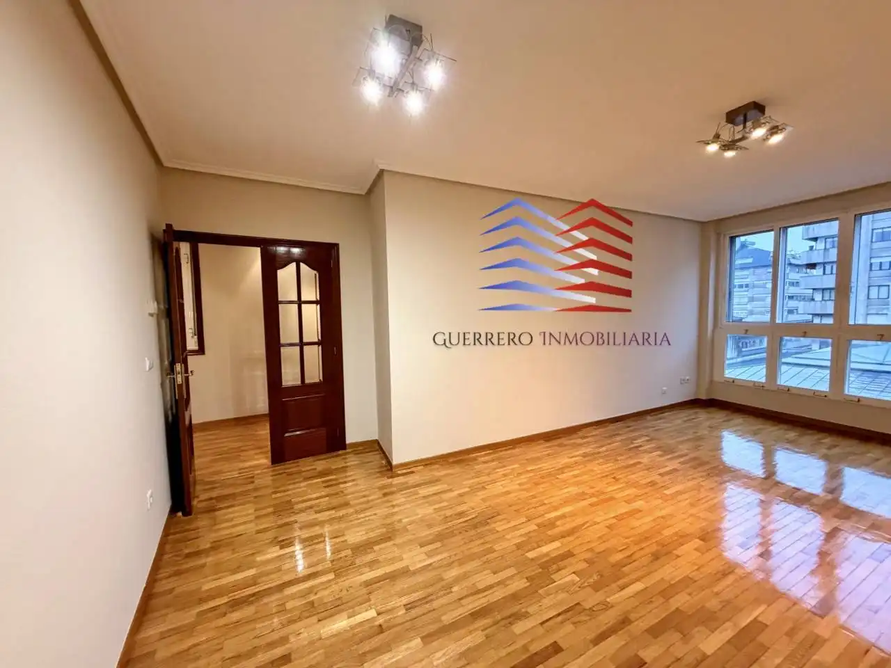 Pis de lloguer en Ourense Capital  amb Calefacció i Parquet