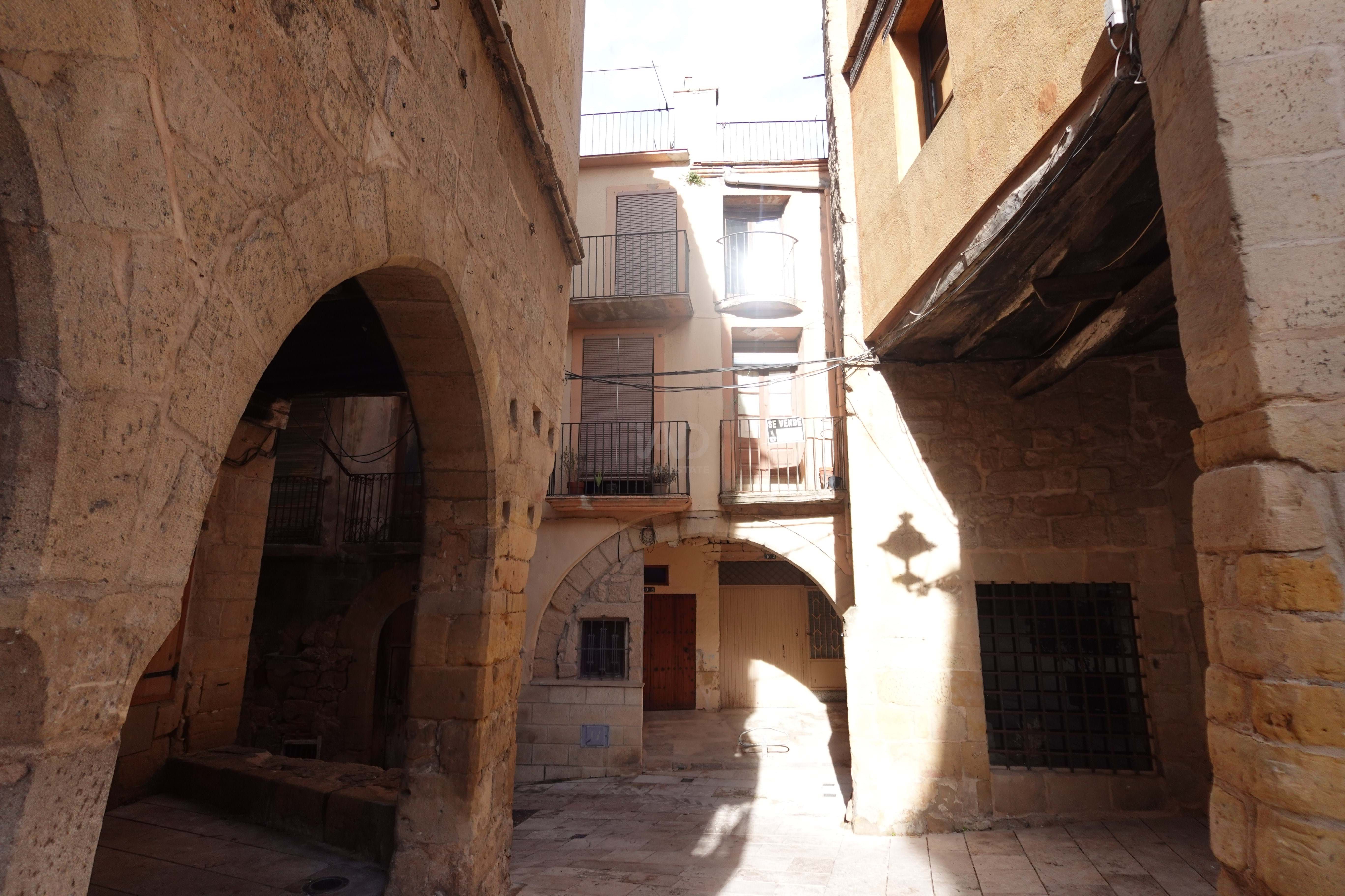 Vista exterior de Casa adosada en venda en Horta de Sant Joan amb Terrassa