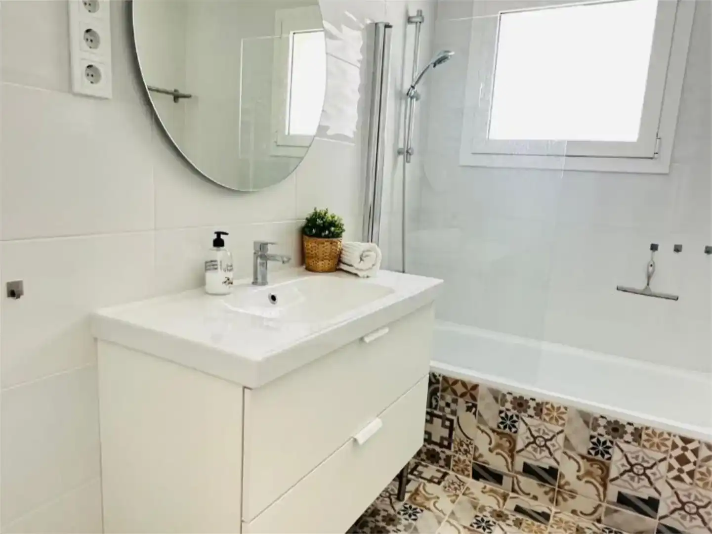 Bathroom of Flat for rent in Cambrils  with Air Conditioner, Private garden and Storage room