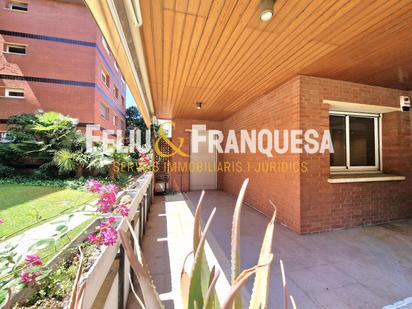 Exterior view of Flat for sale in Sant Cugat del Vallès  with Heating, Terrace and Swimming Pool
