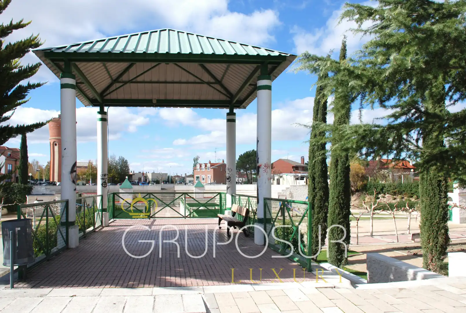 Vista exterior de Casa adosada en venta en Boecillo con Calefacción, Jardín privado y Parquet