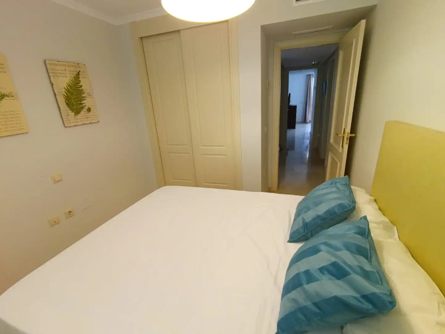 Bedroom of Flat for sale in Sotogrande  with Air Conditioner, Terrace and Balcony