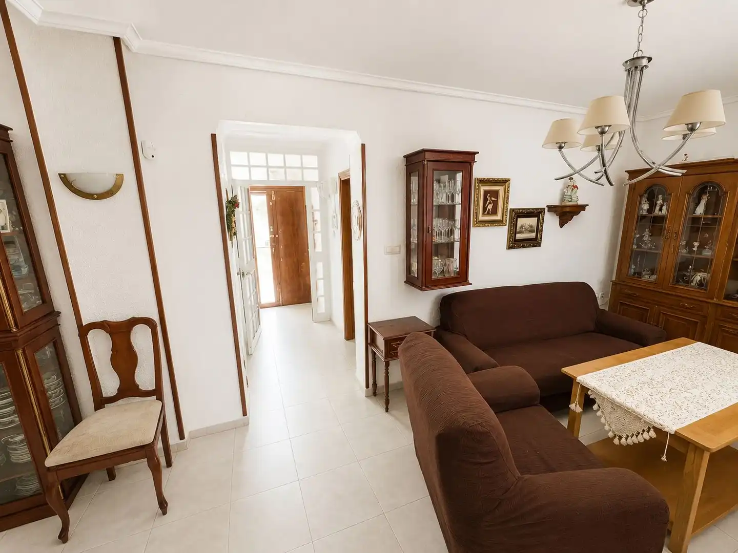 Houses for sale in Sevilla  with Air Conditioner, Terrace and Storage room
