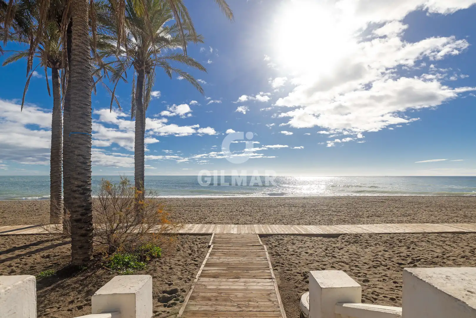 Vista exterior de Estudi en venda en Benalmádena amb Calefacció, Jardí privat i Piscina