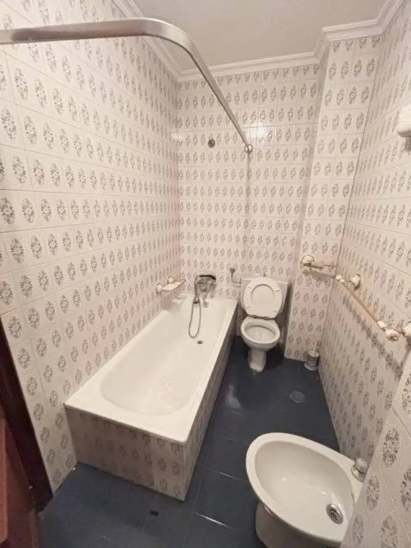 Bathroom of Flat for sale in Torrelavega   with Heating, Private garden and Parquet flooring