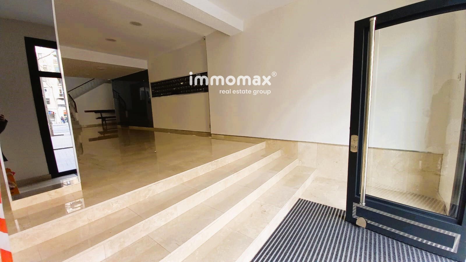 Flat for sale in  Barcelona Capital  with Heating