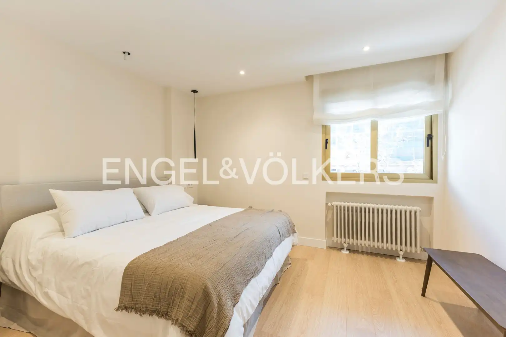 Bedroom of Flat for sale in Madrid  with Air Conditioner and Heating
