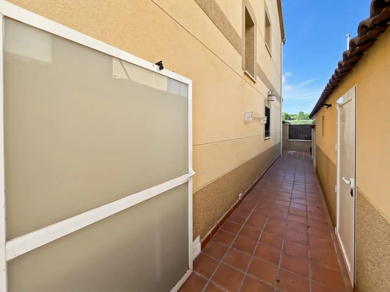 Terrassa de Casa adosada en venda en Valdelaguna amb Calefacció, Jardí privat i Terrassa