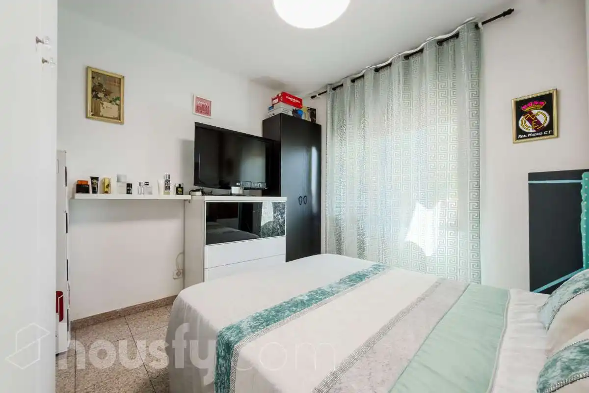 Habitación de Piso en venta en Badalona con Aire acondicionado, Calefacción y Amueblado
