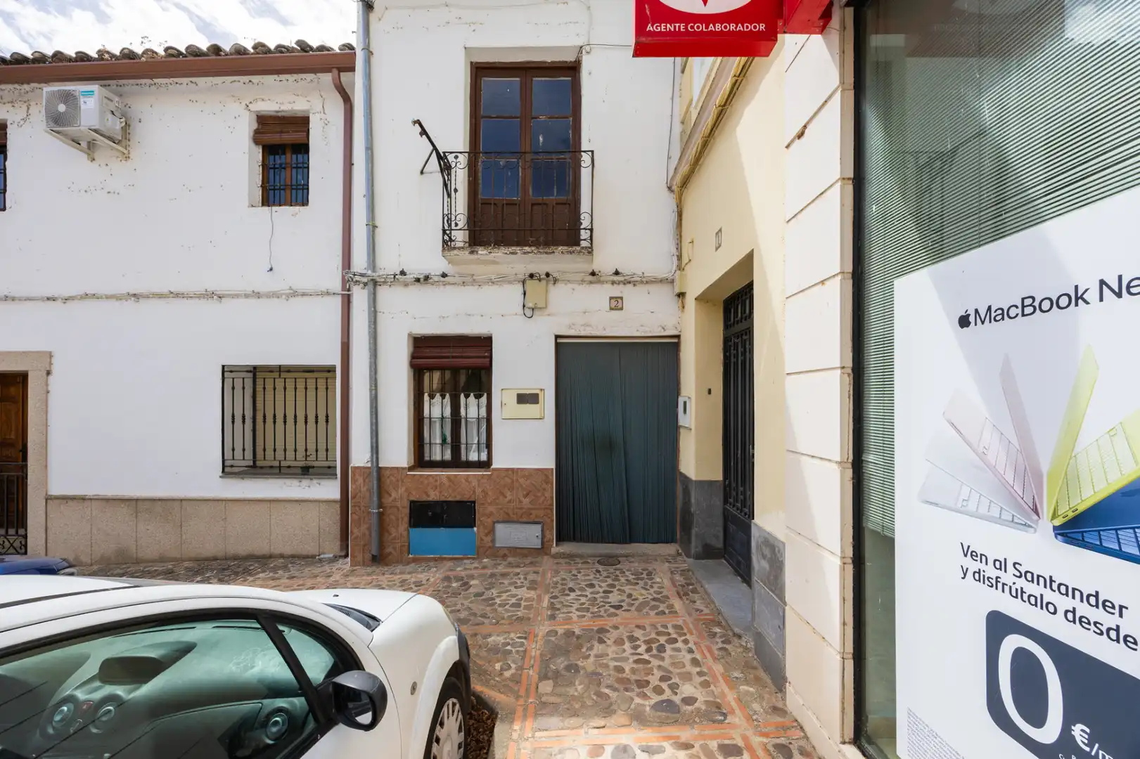 Vista exterior de Casa adosada en venda en El Puente del Arzobispo amb Traster
