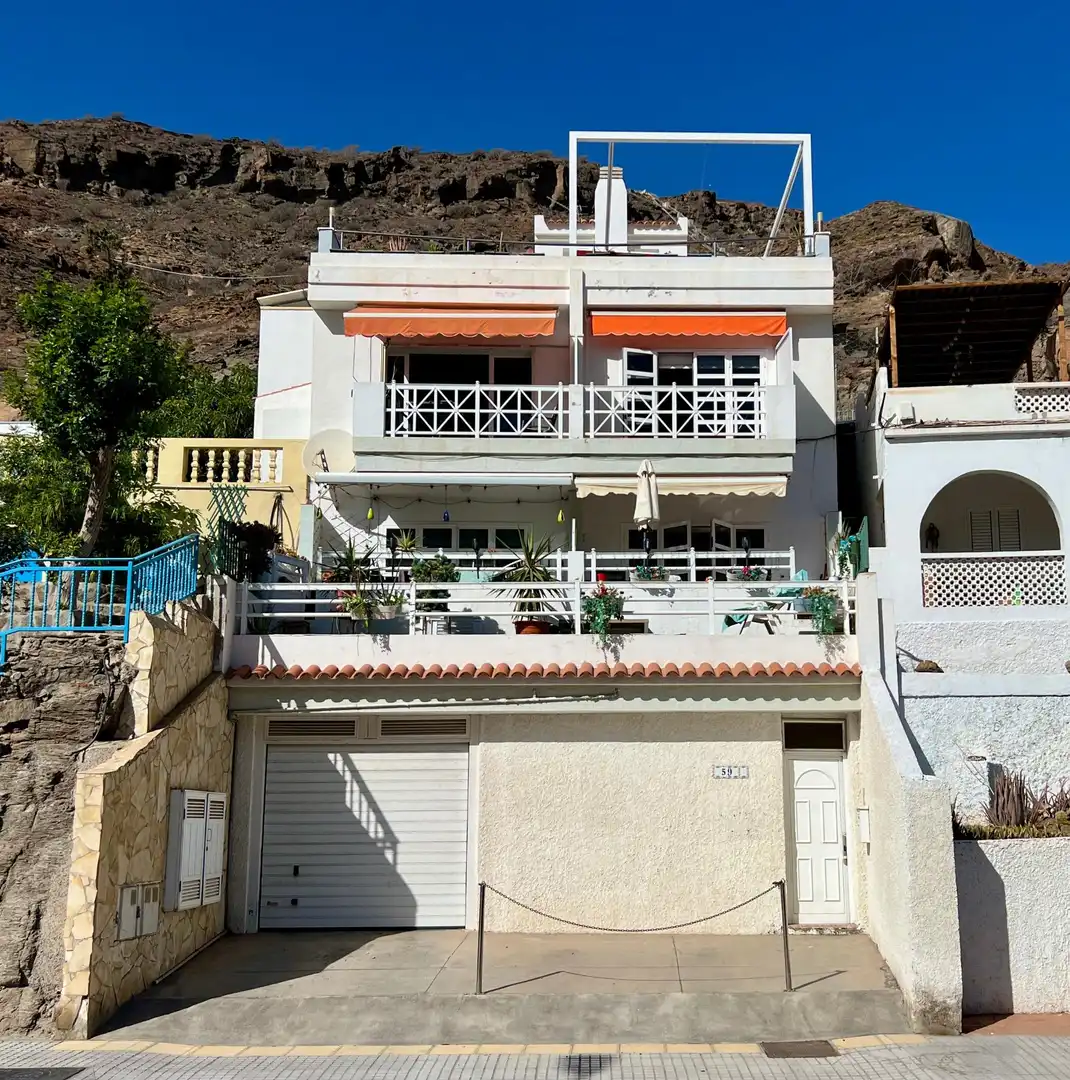 Vista exterior de Casa o xalet en venda en Mogán amb Aire condicionat i Terrassa