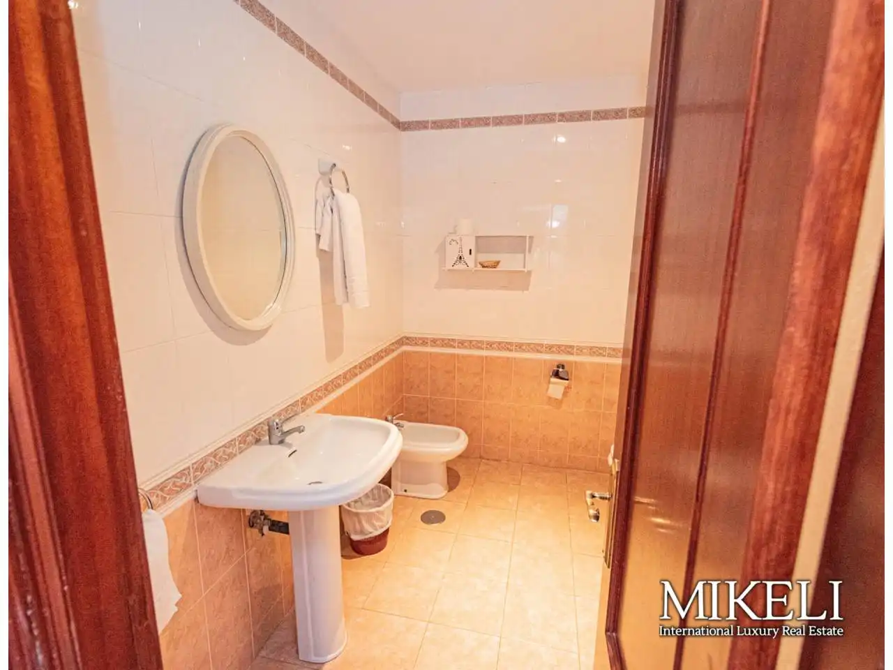 Commercial properties for sale in Paseo MUELLE, Comillas (Cantabria)