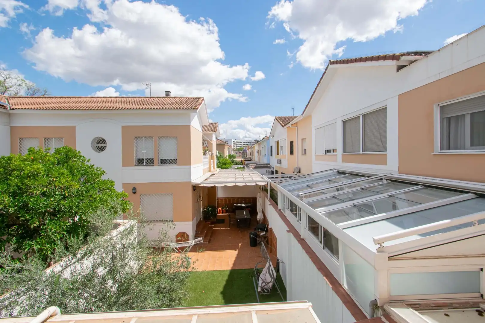 Terrace of Detached homes for sale in Sevilla  with Storage room and Community pool