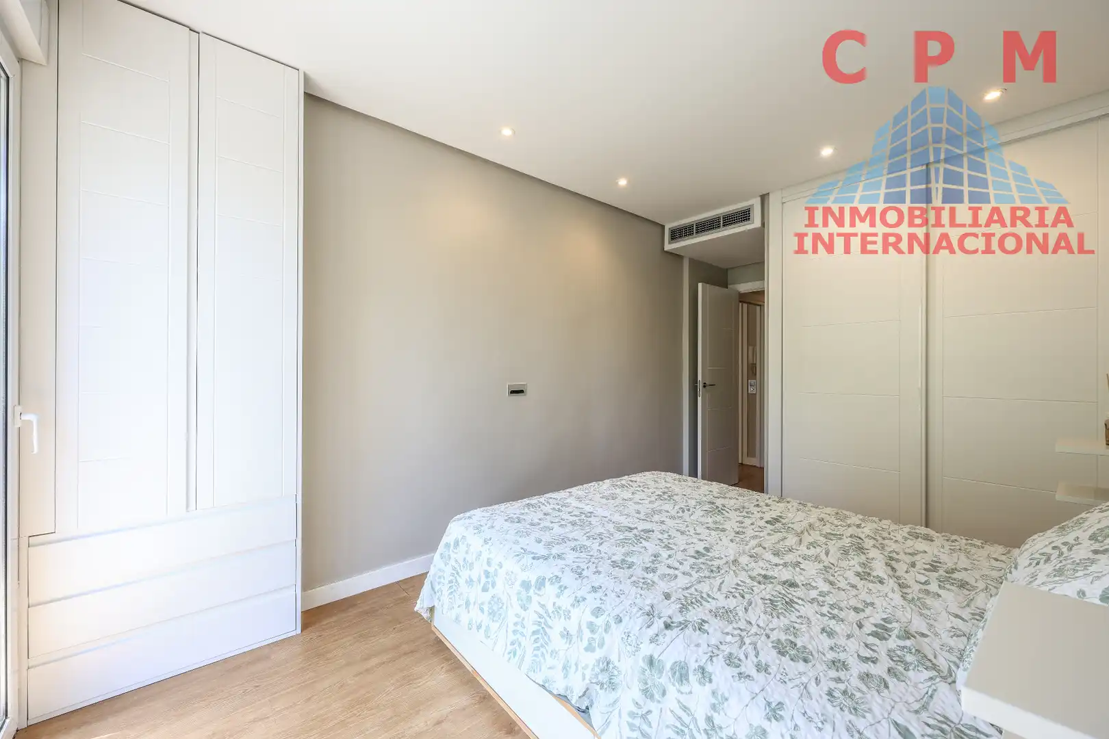 Schlafzimmer von Wohnung zur Miete in Madrid mit Klimaanlage, Heizung und Parkett