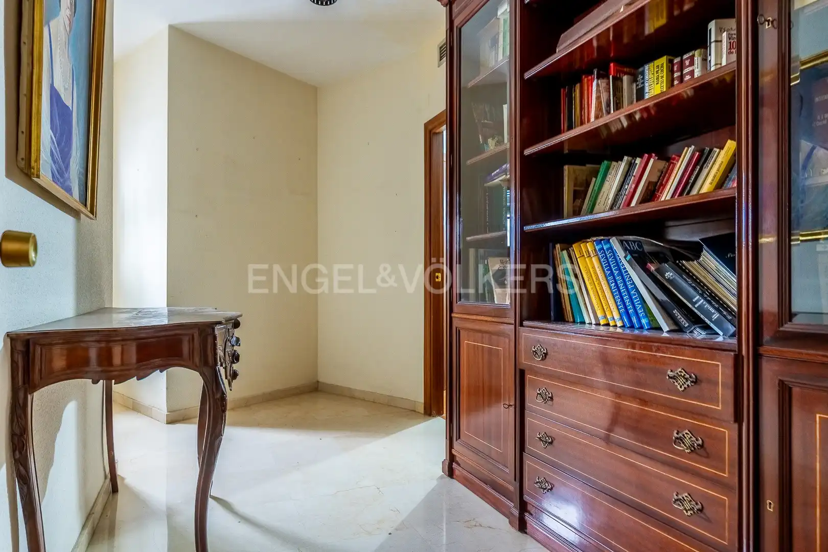 Flat for sale in Sevilla  with Air Conditioner and Heating