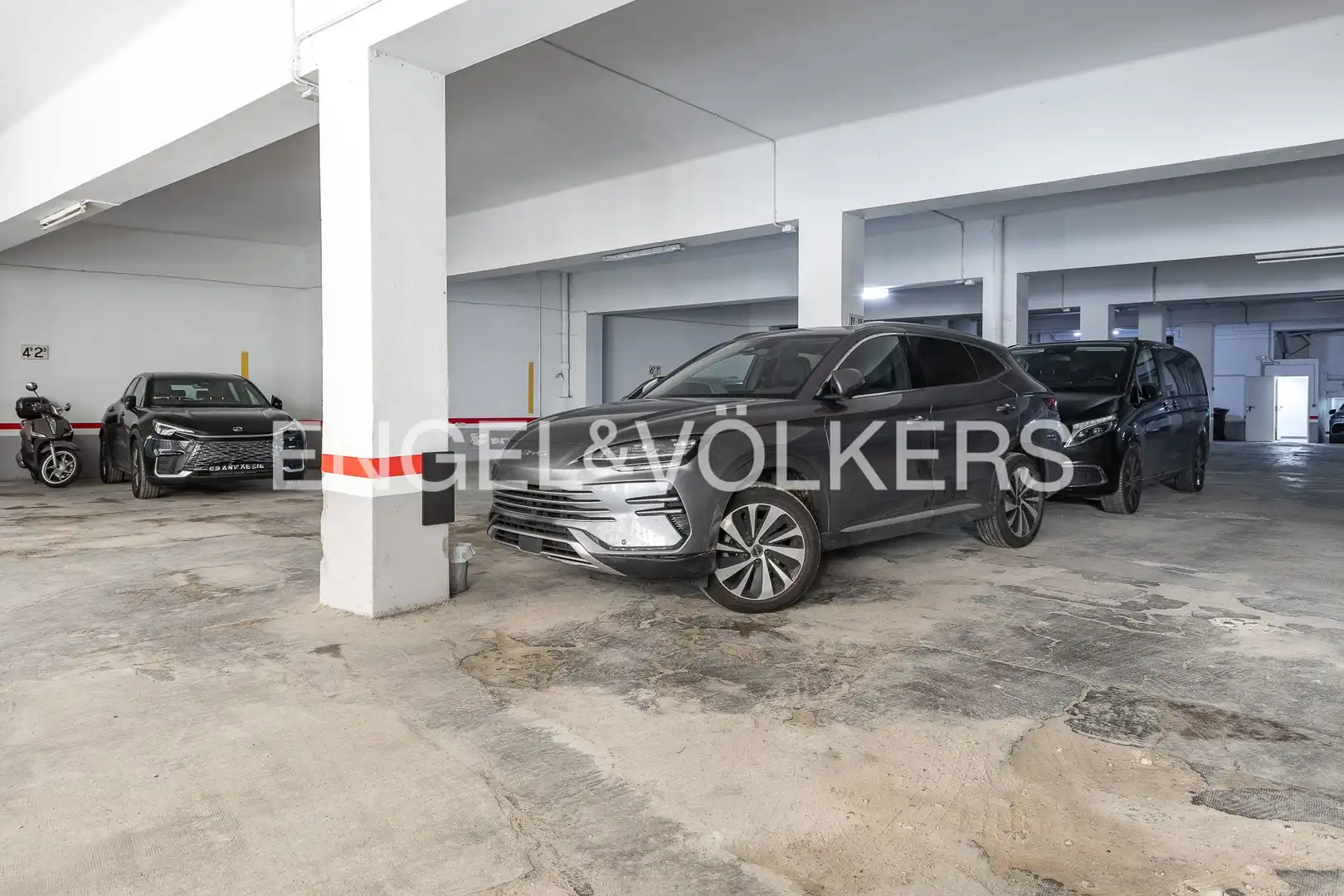 Parking of Flat for sale in Barcelona  with Air Conditioner, Heating and Parquet flooring
