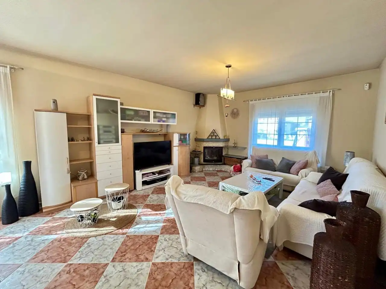 Wohnzimmer von Haus oder Chalet zum Verkauf in El Casar mit Heizung, Privatgarten und Terrasse