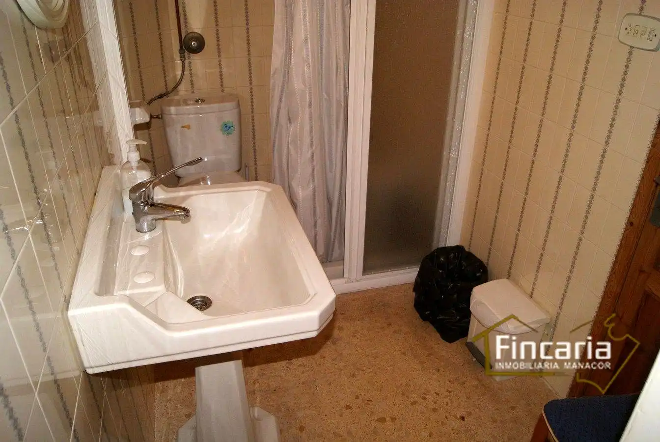 Badezimmer von Büro zur Miete in Manacor