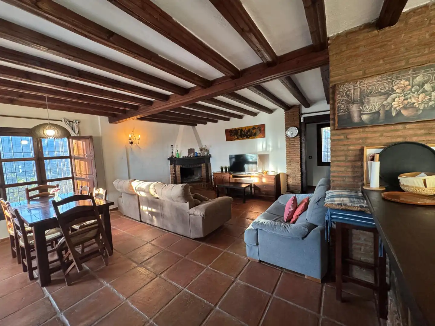 Sala d'estar de Casa o xalet en venda en Marbella amb Jardí privat, Terrassa i Piscina