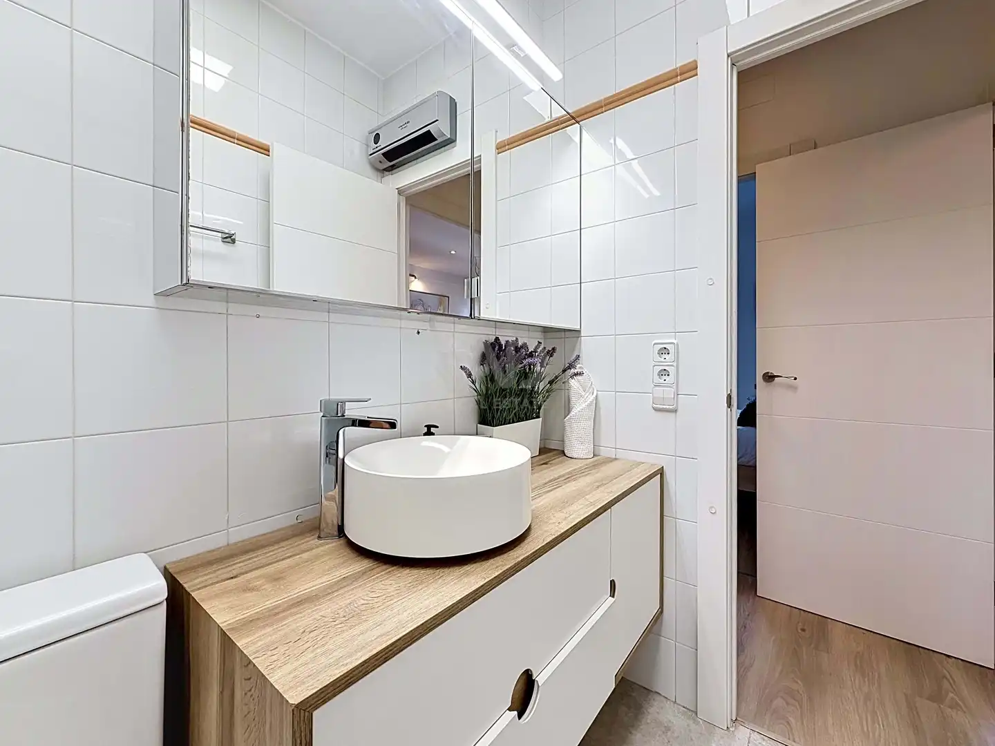 Bathroom of Flat for sale in Sitges  with Air Conditioner, Heating and Terrace