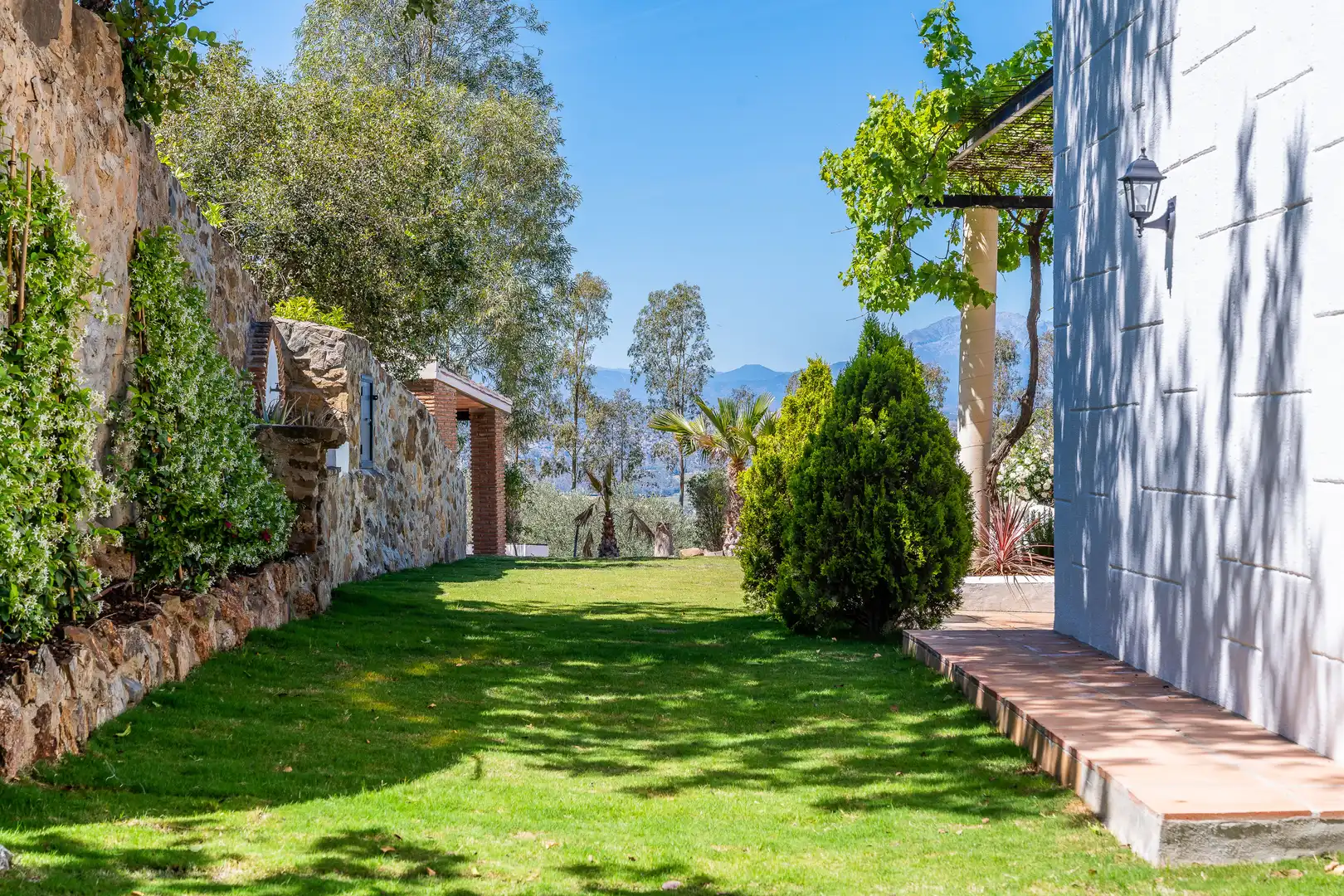Jardí de Finca rústica en venda en Álora amb Aire condicionat, Calefacció i Jardí privat