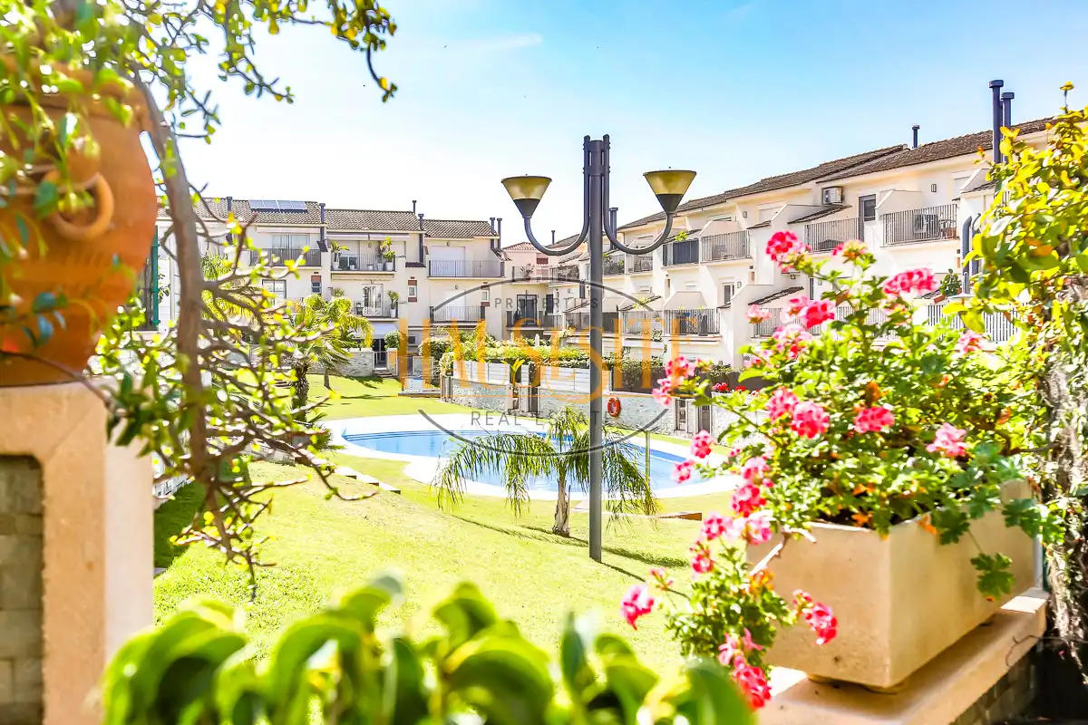 Jardín de Casa adosada en venta en Sitges con Aire acondicionado, Calefacción y Parquet