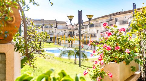 Casa Adosada en Sitges con Piscina Comunitaria y Gran Garaje