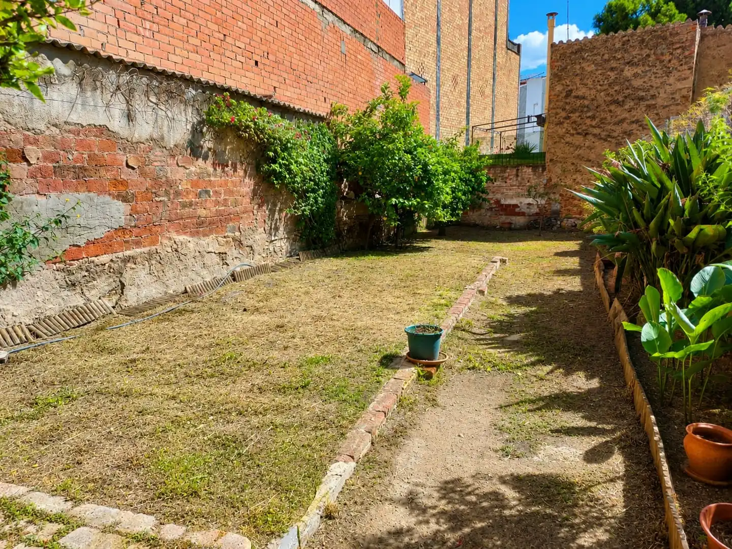 Jardí de Casa adosada en venda en Barcelona amb Aire condicionat, Jardí privat i Parquet