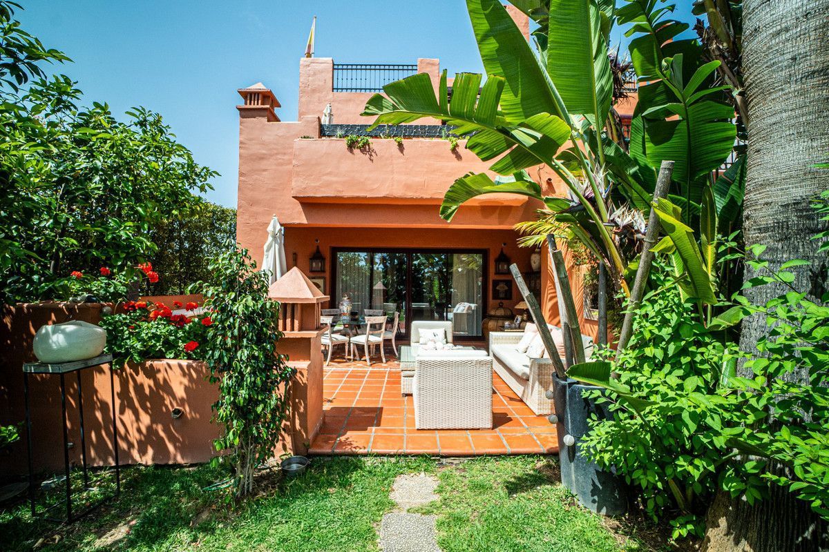Jardín de Casa adosada de alquiler en Marbella con Aire acondicionado, Calefacción y Terraza