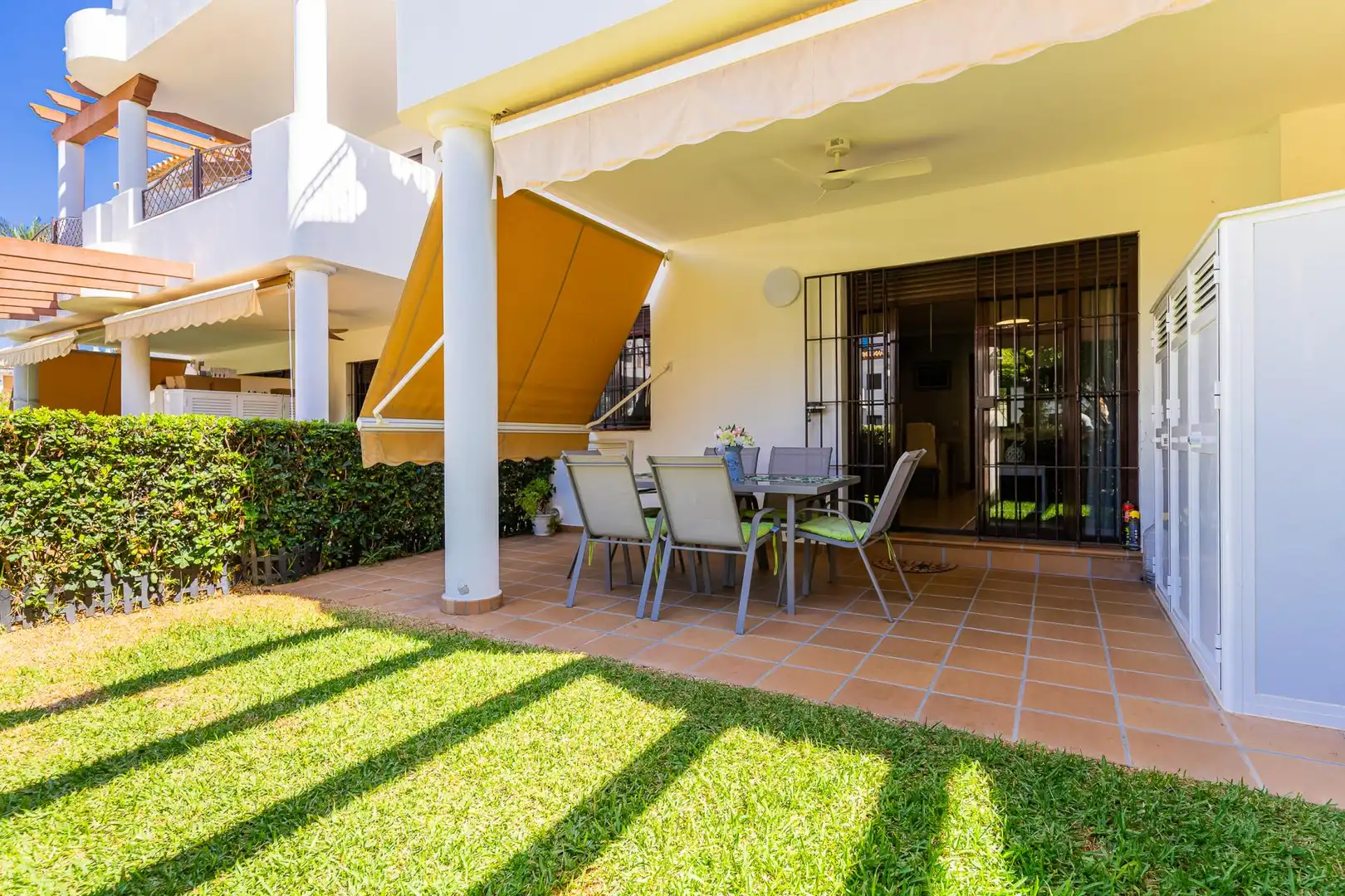 Apartment with pool for sale in La Barrosa, imagen 5