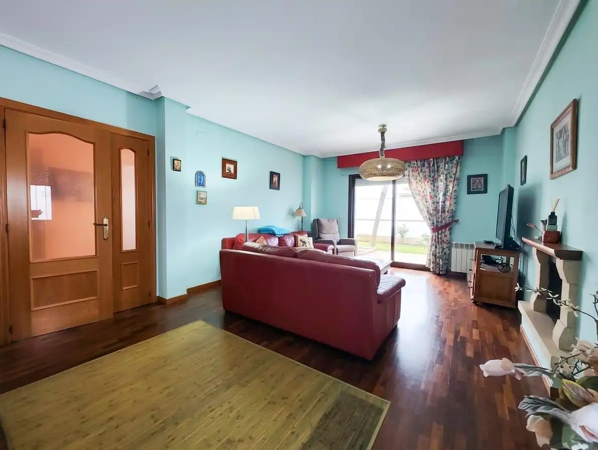Sala d'estar de Casa o xalet en venda en Puertollano amb Aire condicionat, Calefacció i Jardí privat