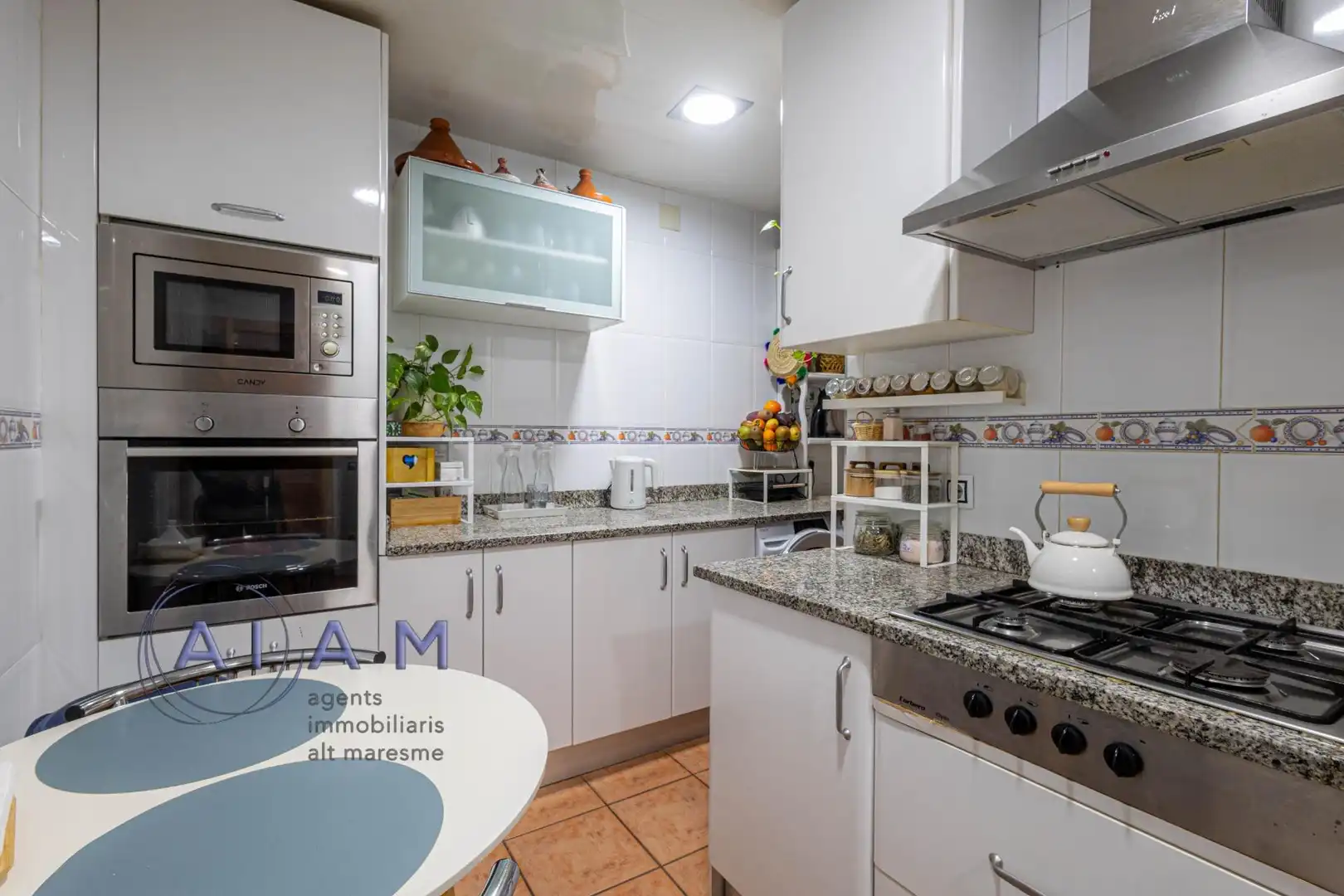 Cocina de Piso en venta en Pineda de Mar con Terraza y Balcón