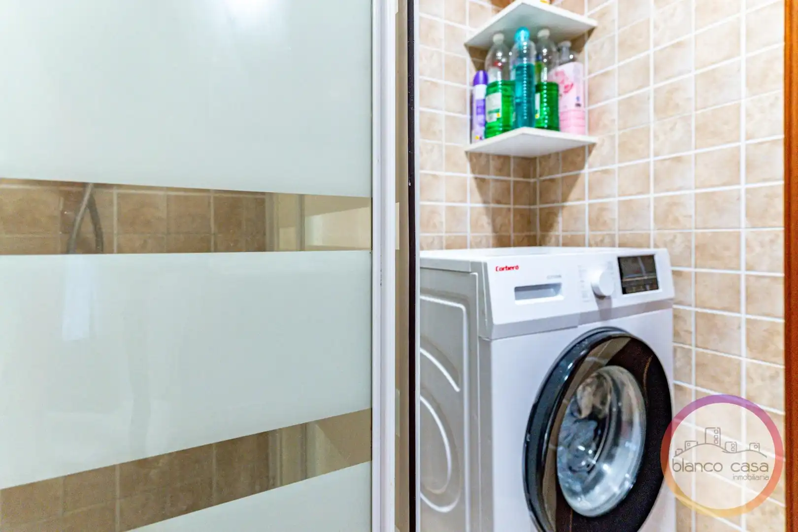 Baño de Piso en venta en Carballo con Terraza, Trastero y Amueblado
