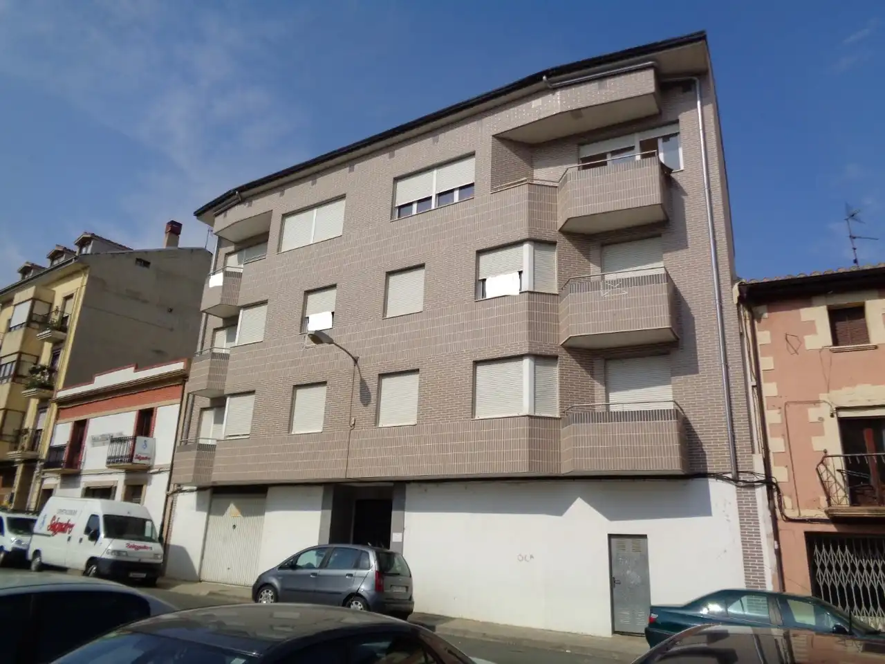 Außenansicht von Maisonette zum Verkauf in Haro mit Heizung, Terrasse und Abstellraum