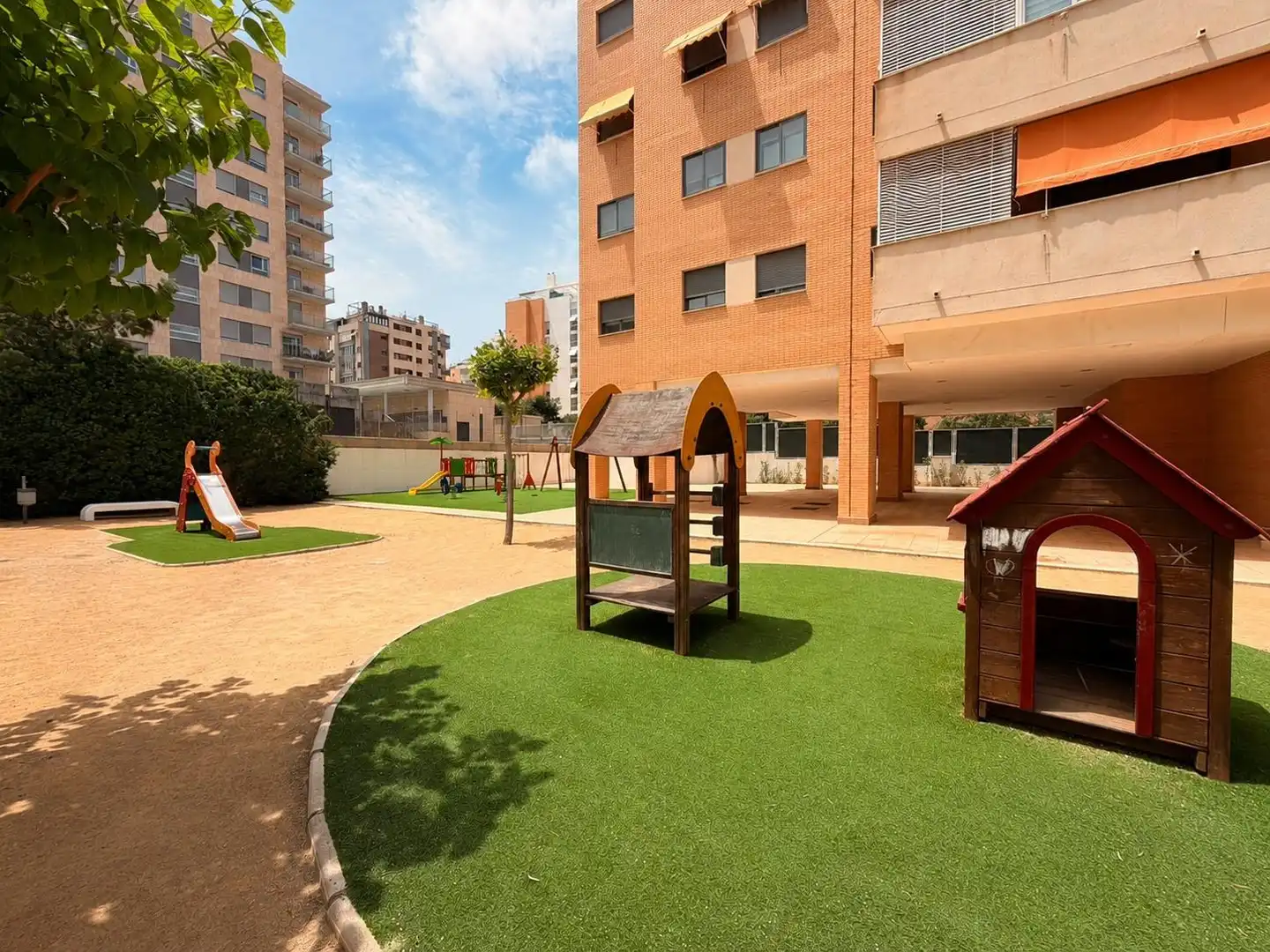 Vista exterior de Piso en venta en Alicante / Alacant con Aire acondicionado, Calefacción y Amueblado